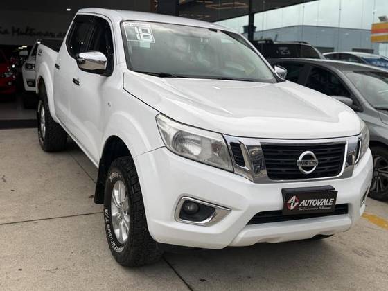 NISSAN FRONTIER 2.3 16V TURBO DIESEL SE CD 4X4 AUTOMÁTICO NISSAN FRONTIER 2.3 16V TURBO DIESEL SE CD 4X4 AUTOMÁTICO